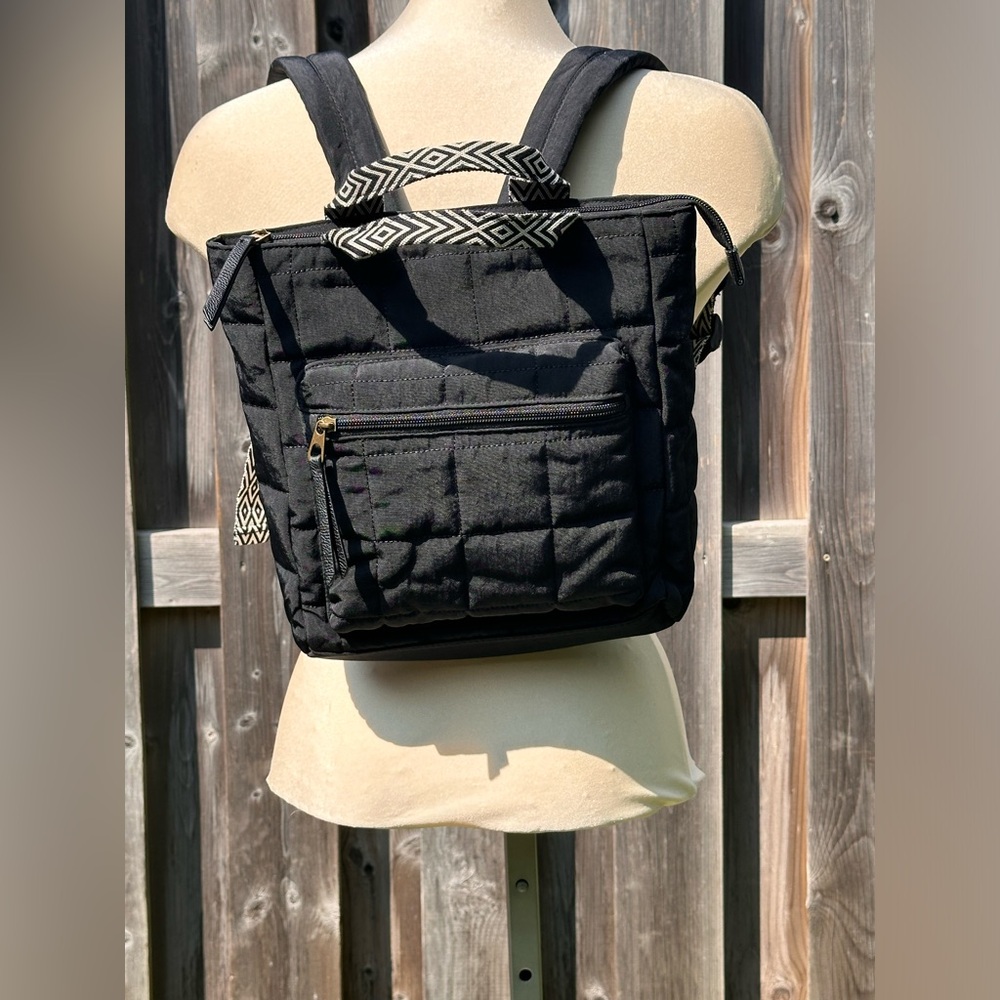 Universal thread black backpack